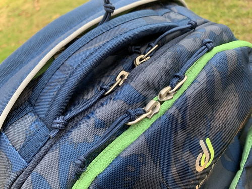 舒適度高,透氣性好,還能讓孩子昂首挺胸起來(lái) deuter學(xué)生護(hù)脊書包